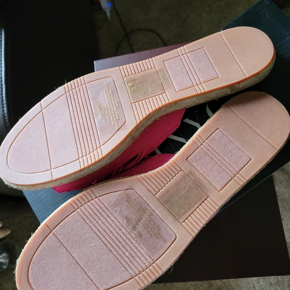 Slides - Picture 3 of 3